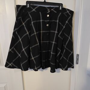 Torrid Size 1 Black and White Plaid Skater Skirt